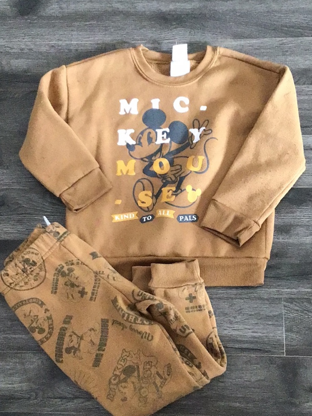 Mickey 4t Set Gently Used